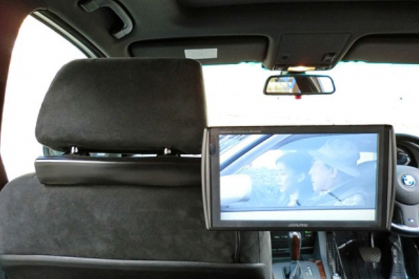 リアモニター関連